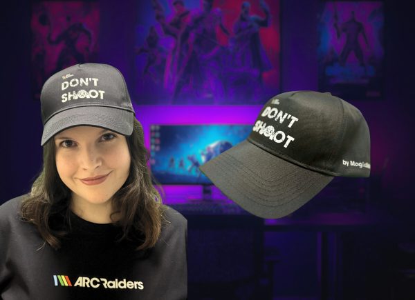 Černá kšiltovka ARC Raiders Don't Shoot na ženě a samotná kšiltovka z boku, nad nápisem malé logo ARC Raiders