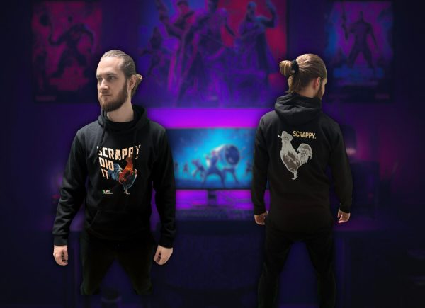 Černá mikina s kapucí ARC Raiders Scrappy Did It na muži – vpředu nápis SCRAPPY DID IT s barevným kohoutem, vzadu šedý kohout s kloboukem a nápis SCRAPPY