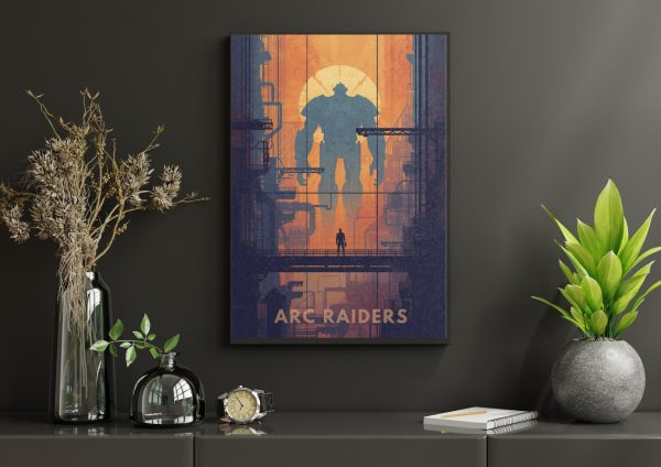 Plakát ARC Raiders The Giant in the Factory v černém rámu na tmavé stěně – obří robot v továrně a postava na lávce