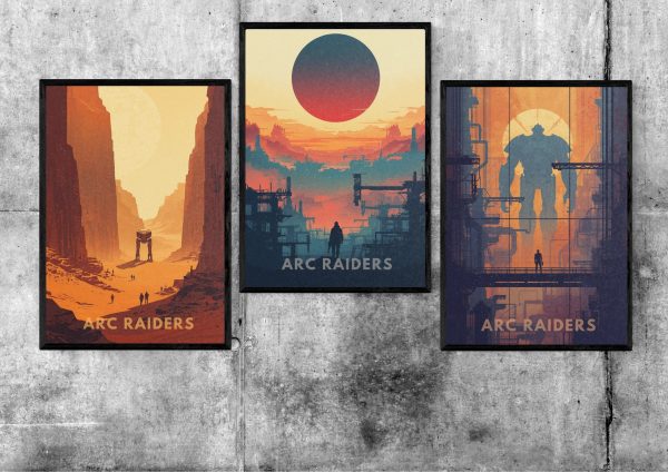 Sada tří plakátů ARC Raiders First Wave: Husk, The Surface Remembers a The Giant in the Factory v černých rámech na betonové zdi