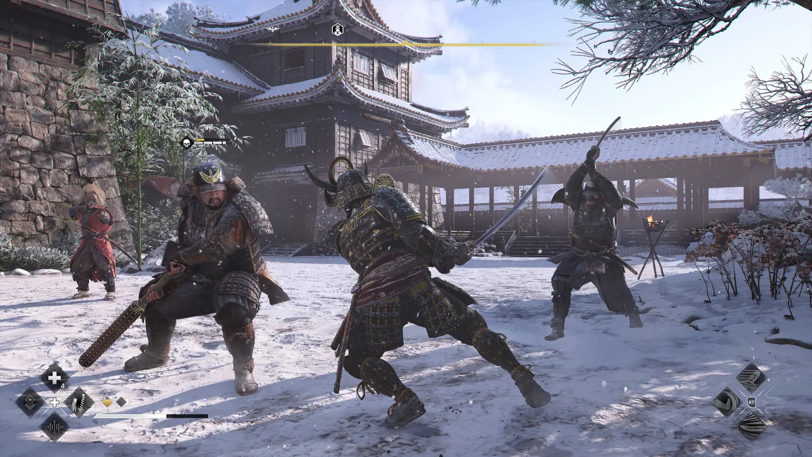 Samuraj bojuje se třemi protivníky na zasněženém nádvoří japonského hradu