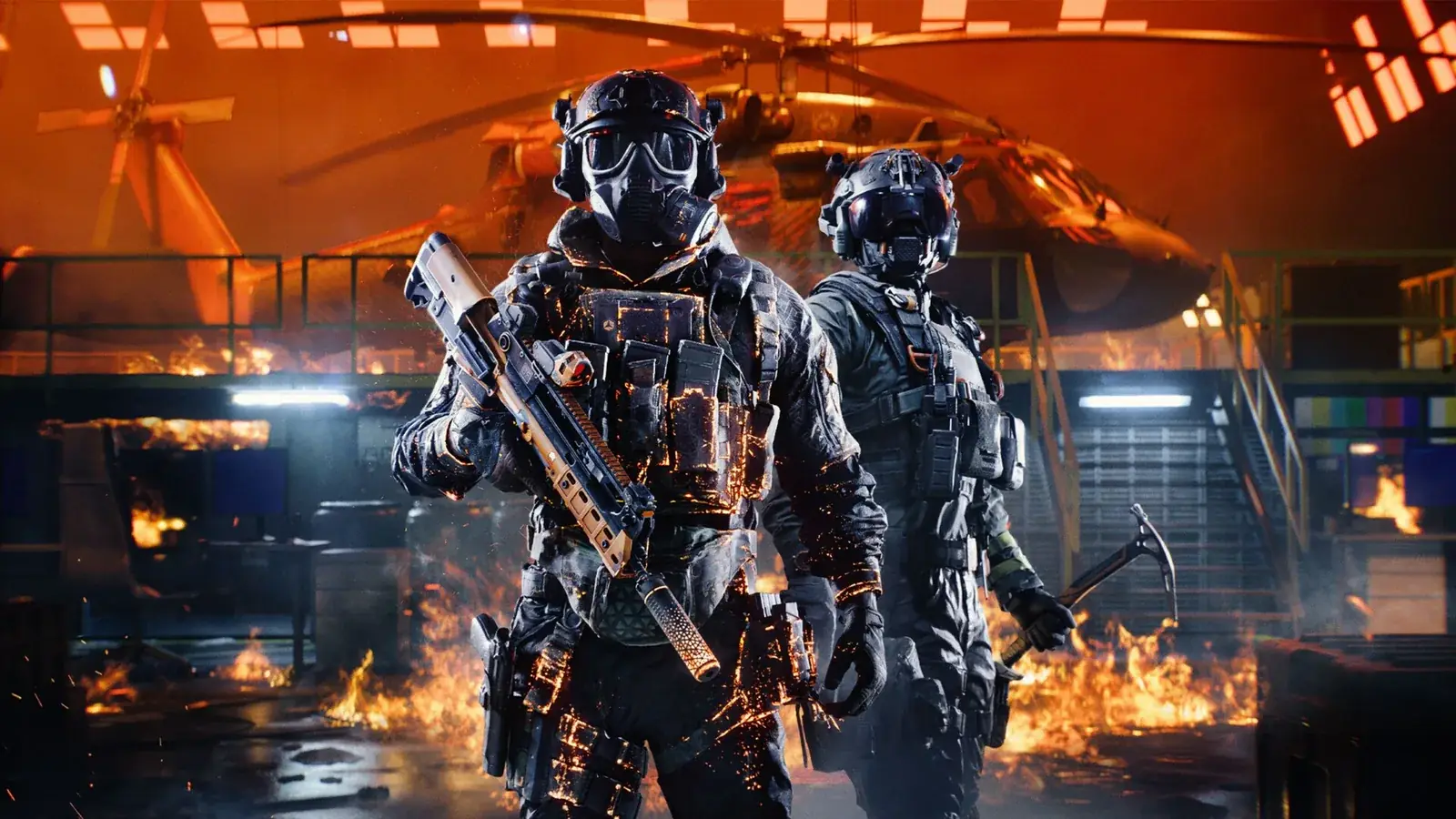 Dva vojáci ve skinech Battlefield Pro 5. sezóny v hangáru