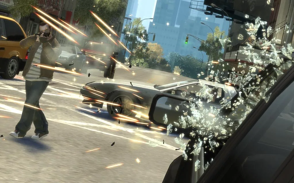 GTA IV: přestřelka na ulici, kulky tříští sklo zaparkovaného auta