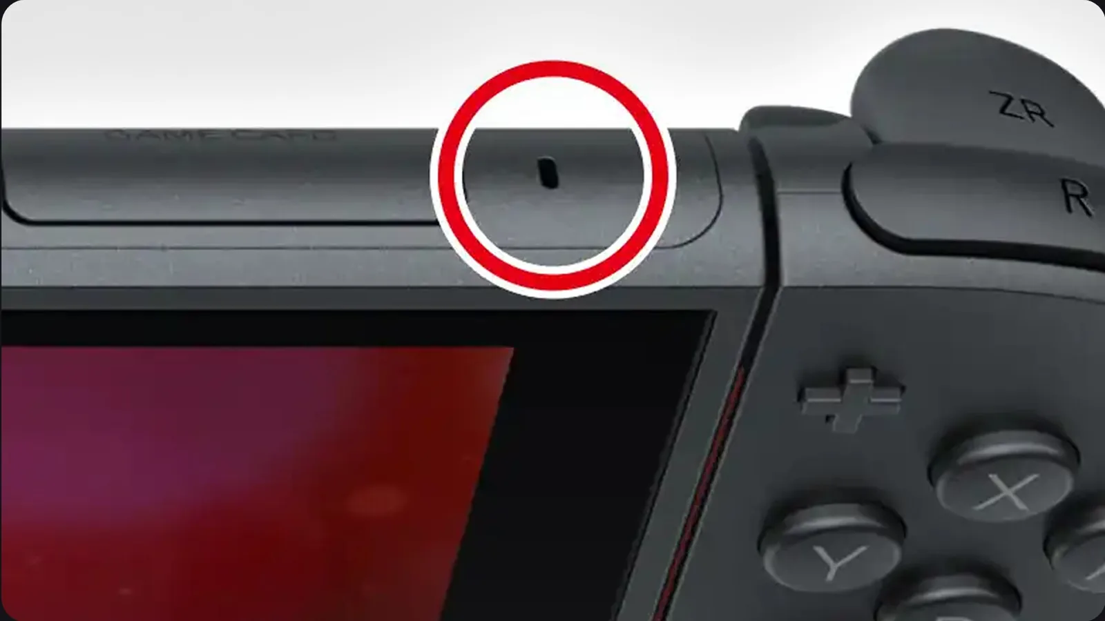 Detail horní hrany Switch 2 se zvýrazněným vestavěným mikrofonem